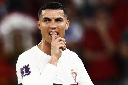 Huấn luyện viên Bồ Đào Nha khó chịu với Ronaldo
