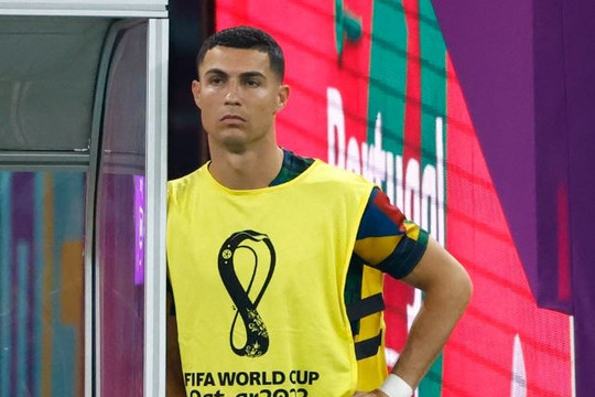 Ronaldo được ưu ái khi ngồi dự bị