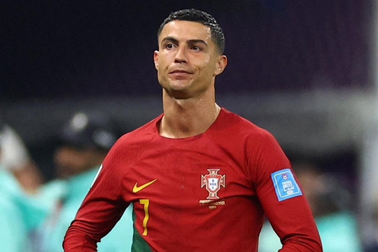 Ronaldo lên tiếng về tin đồn đến Al Nassr