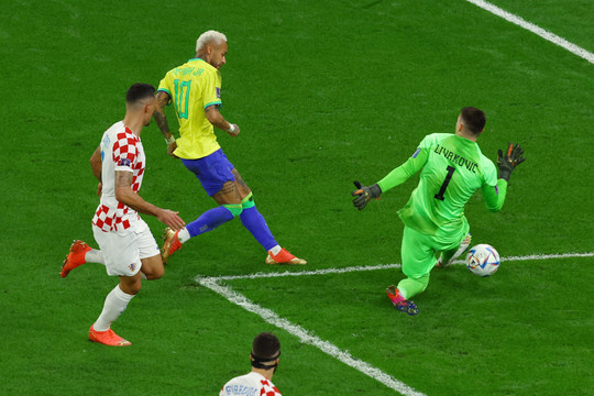 Brazil 0-0 Croatia: Livakovic hai lần đánh bại Neymar