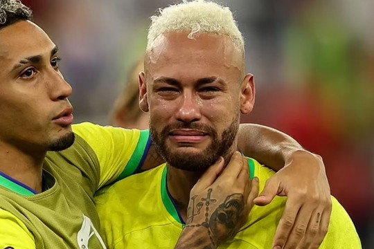 Hành động đẹp của Neymar sau trận thua Croatia