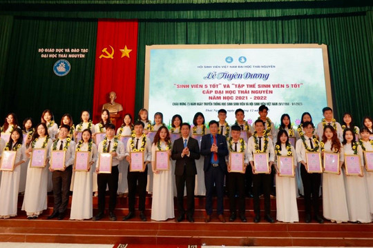 Đại học Thái Nguyên tuyên dương tập thể và cá nhân ‘sinh viên 5 tốt’