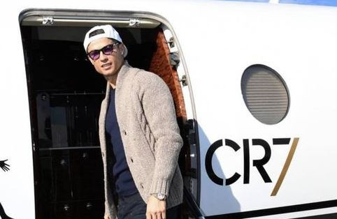 Ronaldo rời Qatar bằng máy bay trị giá 23 triệu USD