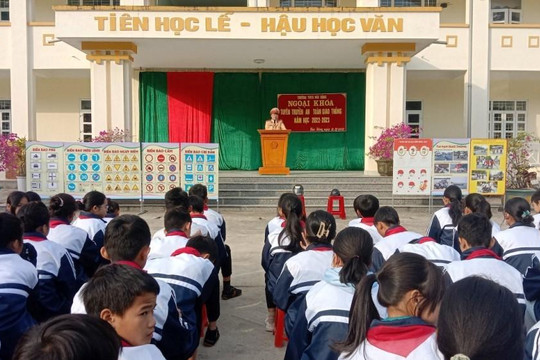 Tuyên truyền an toàn giao thông cho học sinh miền núi Quảng Ninh