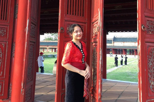 Cô gái dân tộc Thái mang ước mơ của bản lên giảng đường đại học