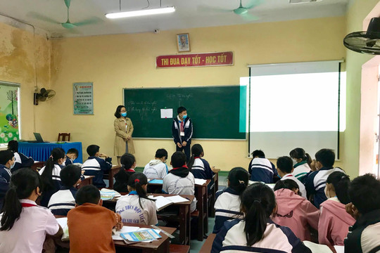 Ninh Bình thực hiện chính sách hỗ trợ nhà giáo khó khăn do dịch Covid-19