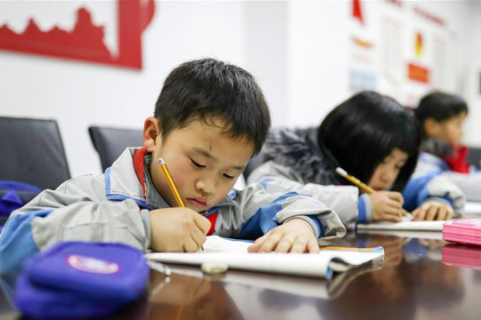 Trung Quốc 'siết' hoạt động dạy thêm sau giờ học