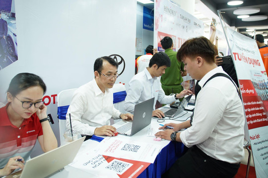 Hơn 1.500 sinh viên tham gia Ngày hội việc làm doanh nghiệp Nhật Bản