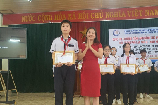 Học sinh Kon Tum tranh tài trong cuộc thi Tài năng tiếng Anh