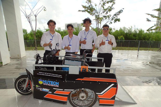 Sinh viên thiết kế xe điện cơ động cho người khuyết tật