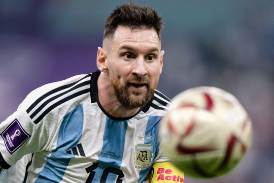 Batistuta nói Messi không phải người ngoài hành tinh