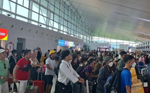 Hàng nghìn khách du lịch đang mắc kẹt ở Phú Quốc