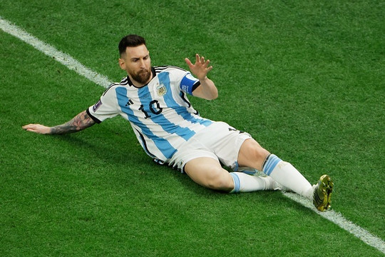 Argentina vô địch World Cup sau loạt luân lưu