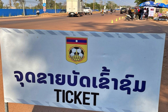 Ế vé xem tuyển Việt Nam ở Lào