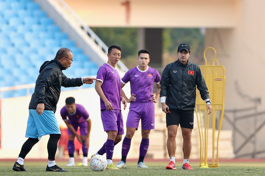 Tuyển Việt Nam đổi nơi tập luyện trước trận gặp Malaysia