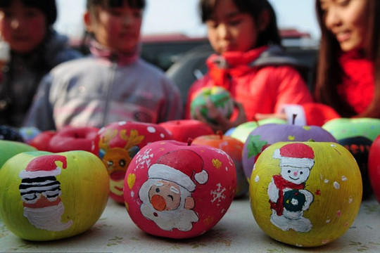 Vì sao nhiều người Trung Quốc ăn táo mừng Giáng sinh