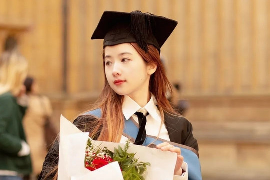 Cô gái Trung Quốc bị nghi ngờ việc học thạc sĩ vì quá xinh đẹp