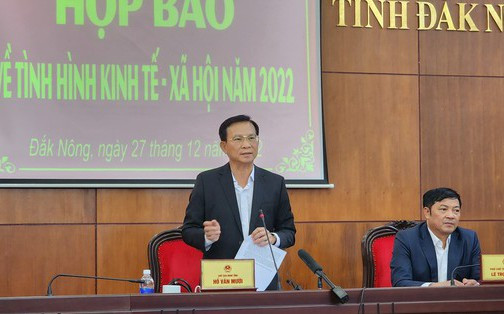 Chủ tịch tỉnh Đắk Nông chỉ đạo xử lý vụ điều giáo viên đi tiếp khách VIP