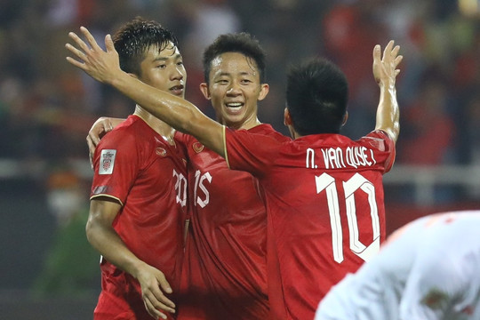 Vé trận bán kết Indonesia - Việt Nam 'đắt như tôm tươi'