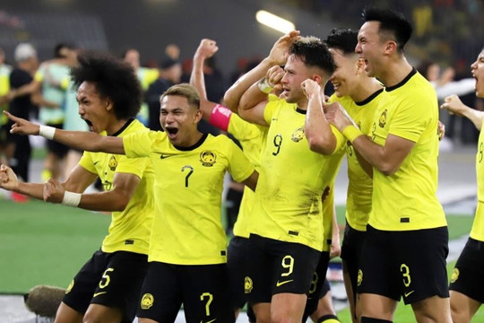 Loại Singapore, Malaysia gặp Thái Lan ở bán kết AFF Cup