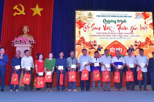 Công đoàn Giáo dục Việt Nam mang Tết sum vầy đến Đồng Tháp