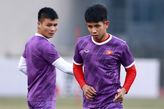 Hồng Duy bất ngờ bị đau ở buổi tập trước trận bán kết lượt về AFF Cup