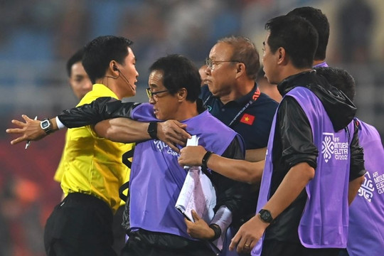 Việt Nam 1-0 Indonesia: HLV Park nổi giận với cầu thủ đội khách