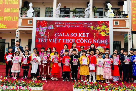 Học sinh Lào Cai vui Tết Việt thời công nghệ