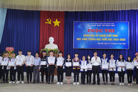 100 dự án đạt giải cuộc thi Khoa học kĩ thuật cấp tỉnh tại Kon Tum