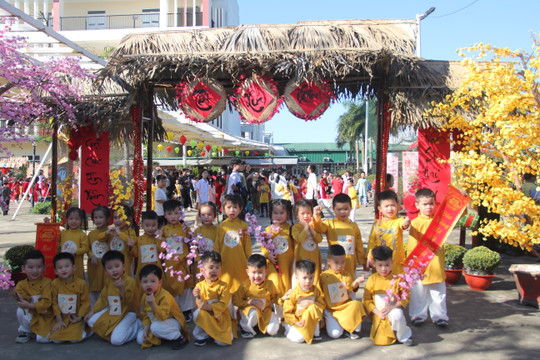 Độc đáo lễ hội xuân đa màu sắc tại iSchool Hà Tĩnh