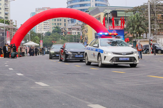 Cận cảnh thông xe tuyến đường hơn 340 tỉ đồng ở Hà Nội