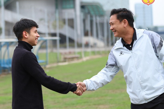 Hồng Duy gia nhập CLB Nam Định sau AFF Cup