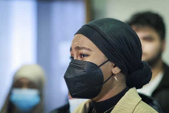 Giáo sư kiện trường đại học vì một bức ảnh của Muhammad