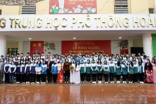 Quảng Ninh bồi dưỡng nhận thức về Đảng cho học sinh THPT