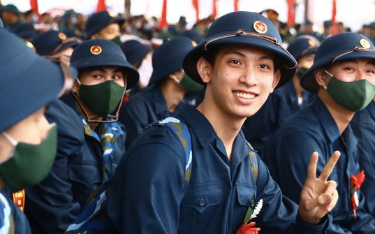 Thanh niên Thủ đô nô nức lên đường thực hiện nghĩa vụ quân sự