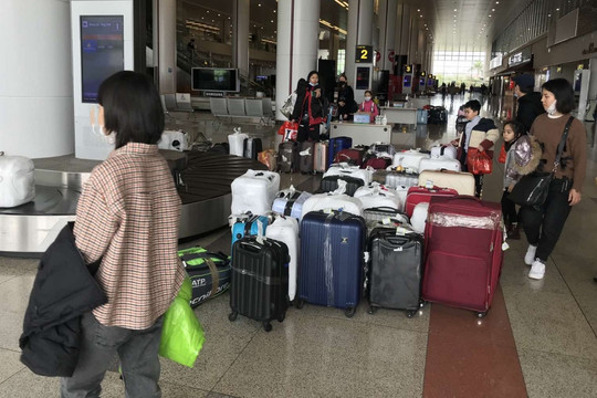 Cấm bay 2 nữ hành khách chiếm đoạt tài sản tại sân bay