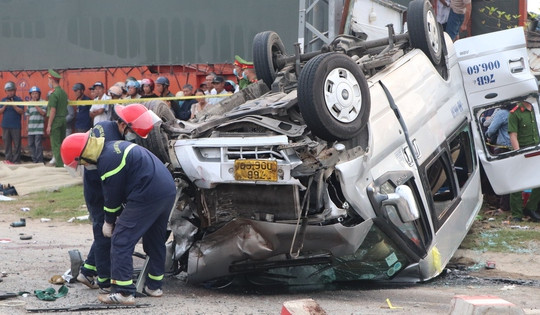 Chỉ đạo "nóng" liên quan vụ tai nạn thảm khốc khiến 21 người thương vong