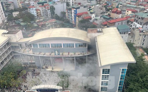 Cháy trong Trường Tiểu học Yên Hoà Hà Nội