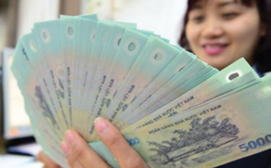 Thu nhập bao nhiêu để sống được ở Hà Nội và TPHCM?