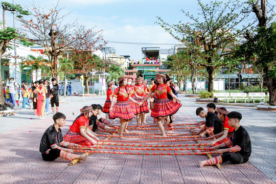 Sôi động ngày hội Văn hóa dân gian của học sinh Đà Nẵng