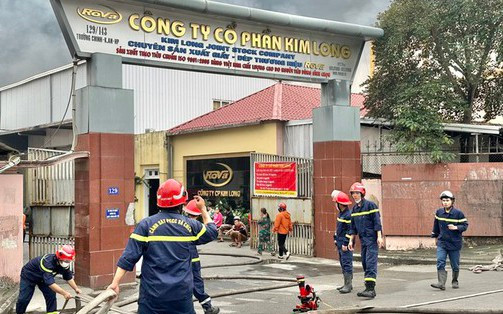 Cháy xưởng sản xuất đế giày khiến 5 quận Hải Phòng mất điện