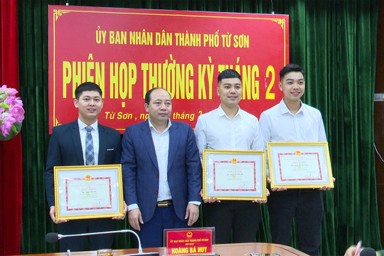 Bắc Ninh khen thưởng đột xuất giáo viên có thành tích xuất sắc