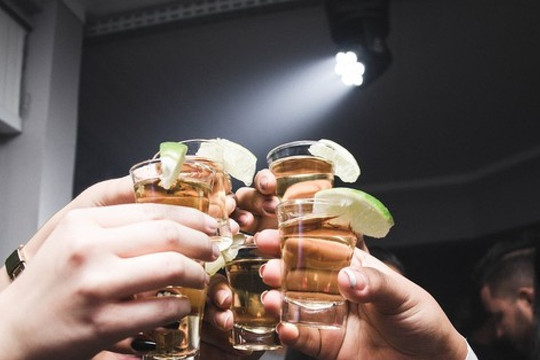 Uống rượu ảnh hưởng đến sức khỏe của bạn như thế nào?