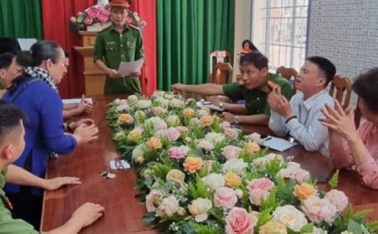 Bị khởi tố vì la hét vái lạy ở cơ quan nhà nước