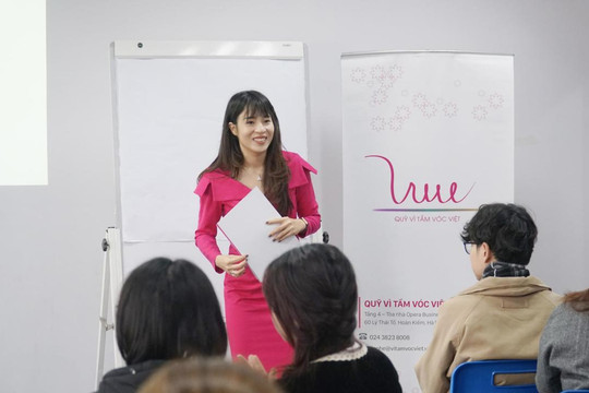 Quỹ Vì Tầm Vóc Việt tổ chức khóa tập huấn kỹ năng kể chuyện cho phóng viên
