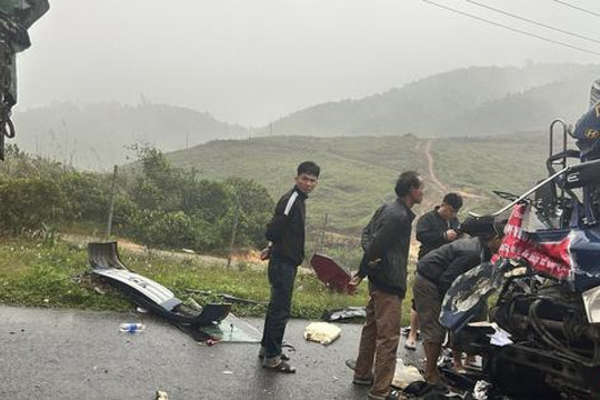 Tai nạn trên cao tốc La Sơn - Túy Loan, hai anh em ruột bị thương nặng