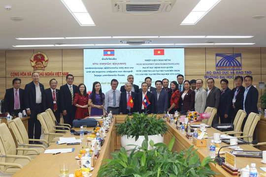 Trường ĐH Cửu Long tiếp đại sứ đặc mệnh toàn quyền CHDCND Lào tại Việt Nam
