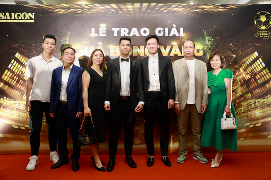 Dàn sao tuyển Việt Nam đổ bộ gala Quả bóng vàng 2022