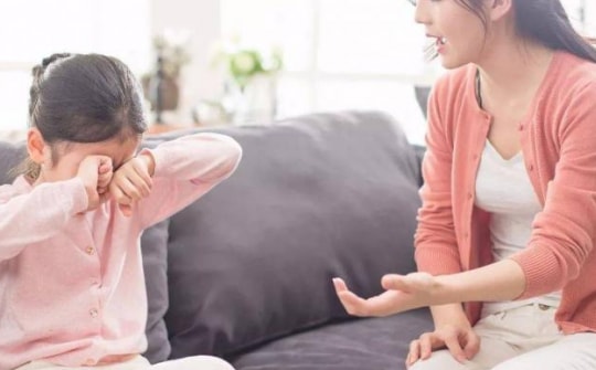Cha mẹ thông thái nên là người đồng hành, không phải người sửa sai cho con