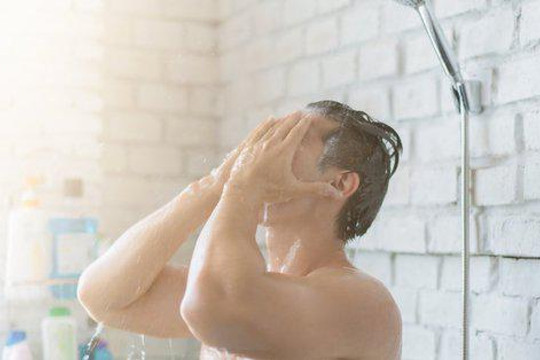 Tắm nước nóng làm giảm chất lượng tinh trùng